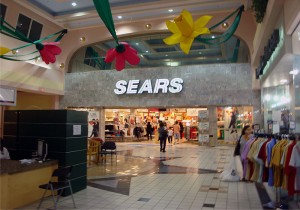 Why Are Major Retail Chains All Over America Collapsing? -  Photo by Gars129