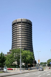 Your Central Banking Overlords Meet Here - Photo by Yago Veith