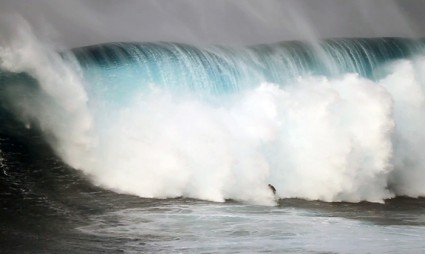 Jeff Rowley Big Wave Surfer wipeout Photo Jaws Peahi by Xvolution Media