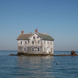 Abandoned House - Photo by Flickr User baldeaglebluff